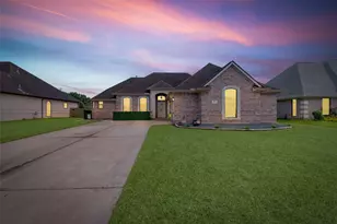 105 Wisteria St, Richwood, TX 77531 - Photo 1
