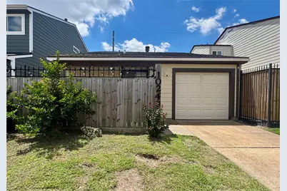 10249 Colony Court, Houston, TX 77041 - Photo 1