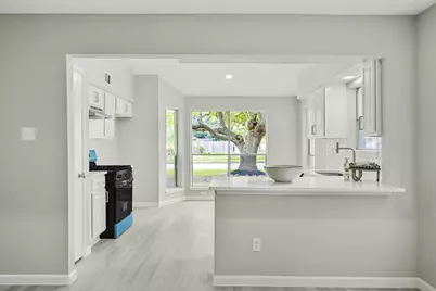 902 Essex Drive, Friendswood, TX 77546 - Photo 9