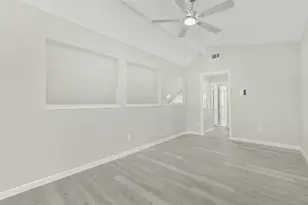 902 Essex Dr, Friendswood, TX 77546 - Photo 27