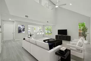 902 Essex Dr, Friendswood, TX 77546 - Photo 9