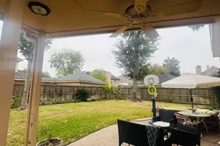 14907 Alderwick Dr, Sugar Land, TX 77498 - Photo 11