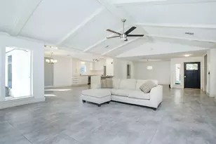 10611 Deerwood Rd, Houston, TX 77042 - Photo 15