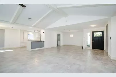 10611 Deerwood Road, Houston, TX 77042 - Photo 7