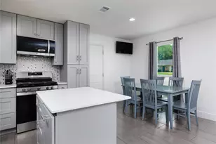 29 N Wavy Oak Cir, The Woodlands, TX 77381 - Photo 11