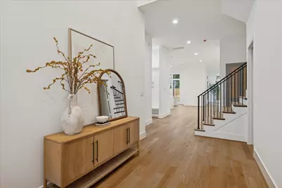 867 W 42nd Street, Houston, TX 77018 - Photo 3