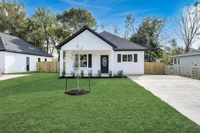 1815 Thompson Street, La Marque, TX 77568 - Photo 1