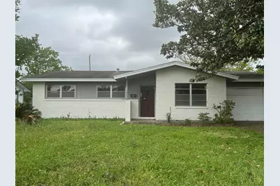 423 W Troy Road, Houston, TX 77091 - Photo 1