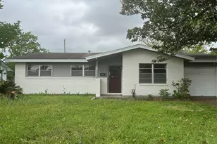 423 W Troy Rd, Houston, TX 77091 - Photo 1