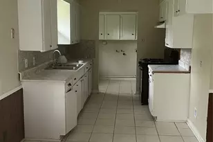 423 W Troy Rd, Houston, TX 77091 - Photo 3