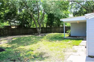 1604 Florida St, Baytown, TX 77520 - Photo 3