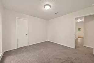 9 N Amburn Rd, Texas City, TX 77591 - Photo 21