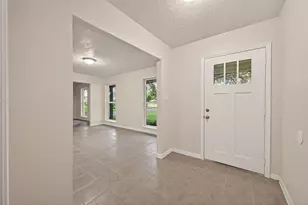 9 N Amburn Rd, Texas City, TX 77591 - Photo 5