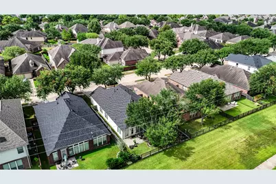 13401 Highland Lake Lane, Pearland, TX 77584 - Photo 35