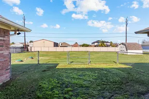 1815 Magnolia Bend, Baytown, TX 77523 - Photo 21