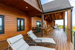 342 Atkinson St, Crystal Beach, TX 77650 - Photo 33