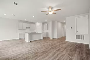 8207 Coral Dr, Texas City, TX 77591 - Photo 9