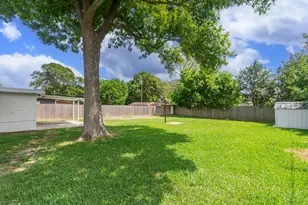 525 20th Ave N, Texas City, TX 77590 - Photo 17