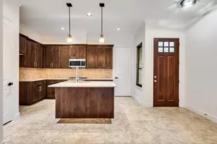 545 W 25th St, Houston, TX 77008 - Photo 7