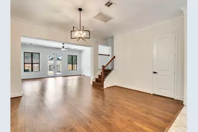 545 W 25th Street, Houston, TX 77008 - Photo 3