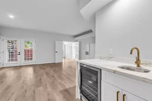 4900 Floyd St, Houston, TX 77007 - Photo 1