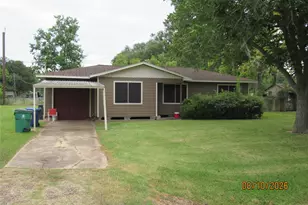 225 Moore St, Richwood, TX 77531 - Photo 1