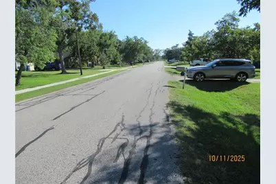 225 Moore Street, Richwood, TX 77531 - Photo 11