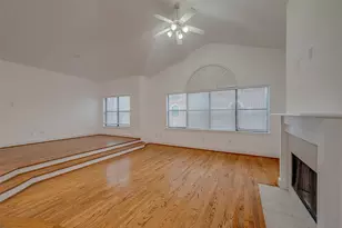 9830 Cynthia Ann Ct, Houston, TX 77025 - Photo 17