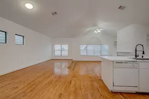 9830 Cynthia Ann Ct, Houston, TX 77025 - Photo 9