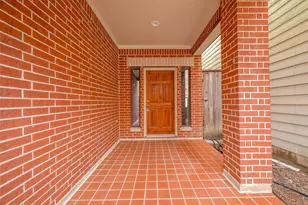 9830 Cynthia Ann Ct, Houston, TX 77025 - Photo 5