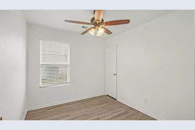 11110 Vanilla Circle Court, Houston, TX 77044 - Photo 9