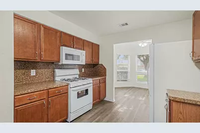 11110 Vanilla Circle Court, Houston, TX 77044 - Photo 9