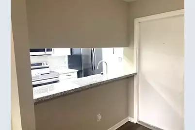 3075 Walnut Bend Lane #23, Houston, TX 77042 - Photo 9