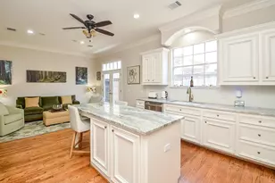 1718 Nantucket Dr, Houston, TX 77057 - Photo 13