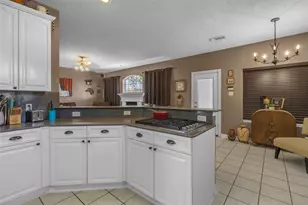 2325 Acadiana Ln, Seabrook, TX 77586 - Photo 9