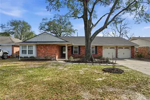 10411 Londonderry Dr, Houston, TX 77043 - Photo 1