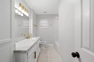 10411 Londonderry Dr, Houston, TX 77043 - Photo 9