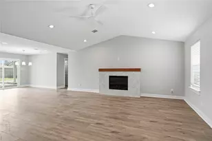 10411 Londonderry Dr, Houston, TX 77043 - Photo 3