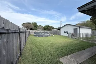 1720 17th Ave N, Texas City, TX 77590 - Photo 27
