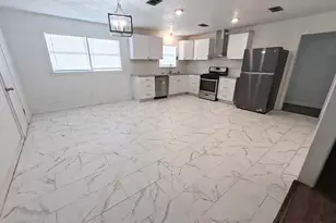 1720 17th Ave N, Texas City, TX 77590 - Photo 23