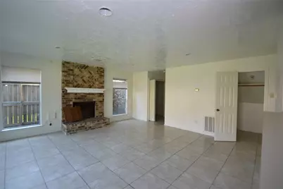 12410 Meadow Briar Drive, Stafford, TX 77477 - Photo 15