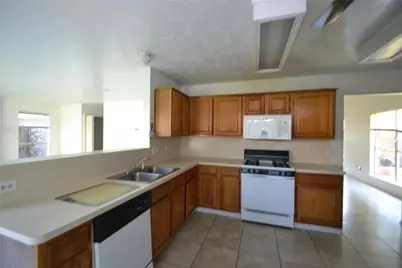 12410 Meadow Briar Drive, Stafford, TX 77477 - Photo 11