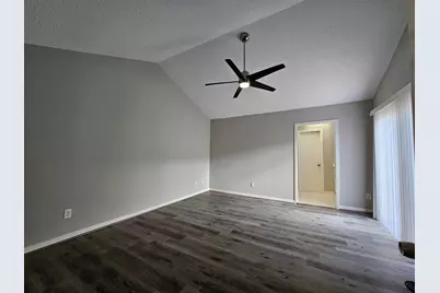 7887 Kendalia Drive, Houston, TX 77036 - Photo 11
