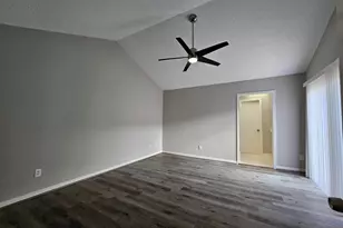 7887 Kendalia Dr, Houston, TX 77036 - Photo 11