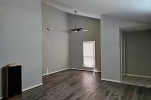 7887 Kendalia Dr, Houston, TX 77036 - Photo 5
