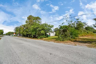 415 Lake Road, La Marque, TX 77568 - Photo 7