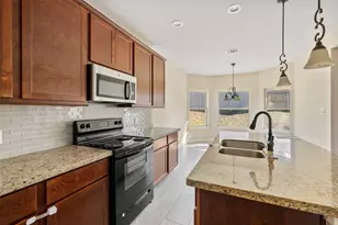 2028 E Lake Dr, Huntsville, TX 77340 - Photo 13