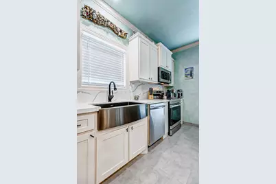 851 Palmetto Drive, Crystal Beach, TX 77650 - Photo 5