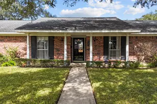 2206 Cedar Creek Dr, Baytown, TX 77520 - Photo 3