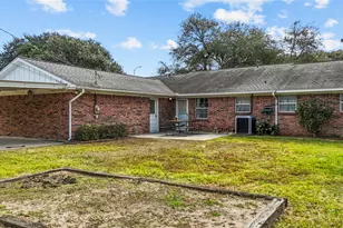 2206 Cedar Creek Dr, Baytown, TX 77520 - Photo 29